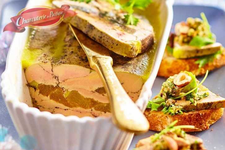 Terrine de foie gras aux poires caramélisées